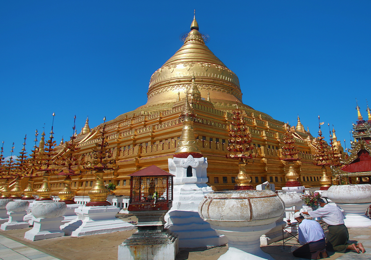 Pagode Shwezigon de Bagan, partir en Birmanie avec une agence Nirvatravel