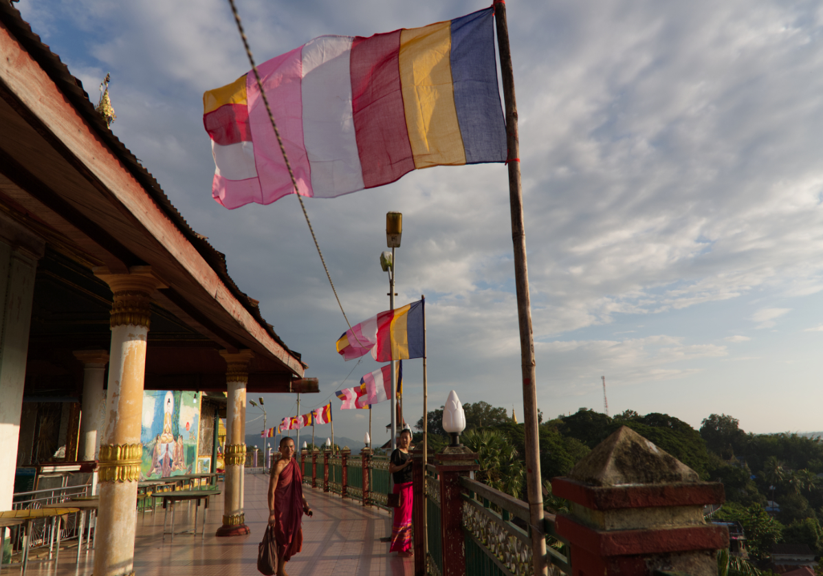 Coucher de soleil sur la pagode Kyaik Thanlan