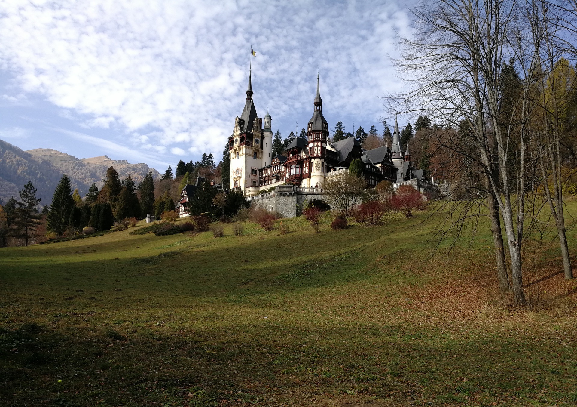 Château de Peles en automne, voyage en Roumanie avec Nirvatravel