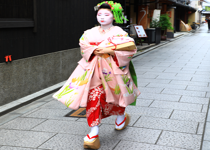 Geisha dans le quartier de Gion