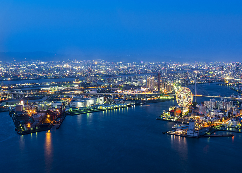 Panorama de nuit sur le port d'Osaka