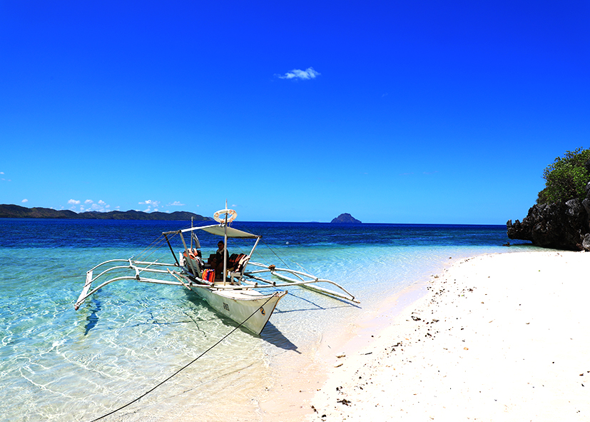 Banca sur un ilot au large de l'ile de Busuanga, voyage aux Philippines avec Nirvatravel