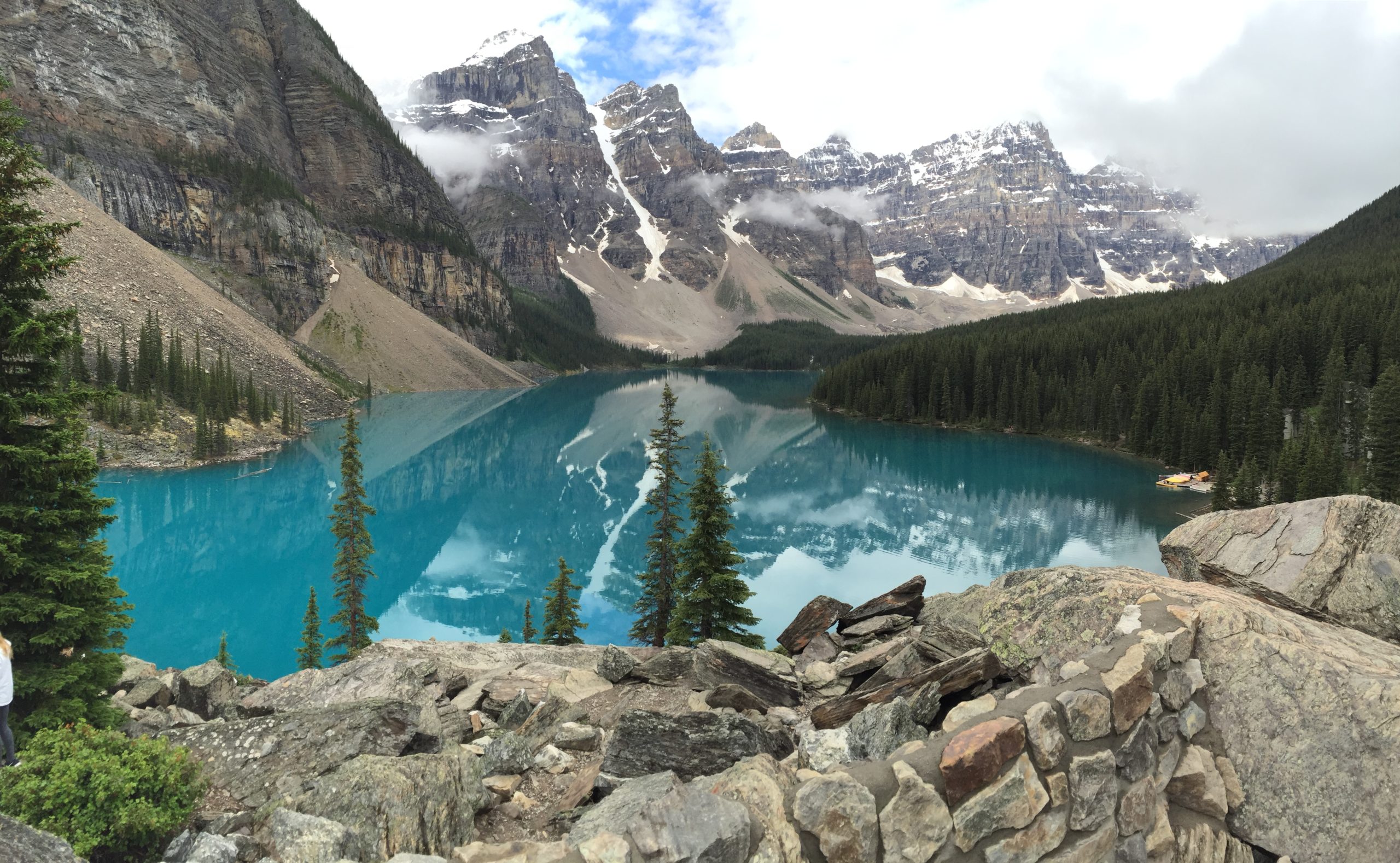 Lac de montagne dans le parc Wells Gray, voyage dans l'Ouest du Canada avec Nirvatravel