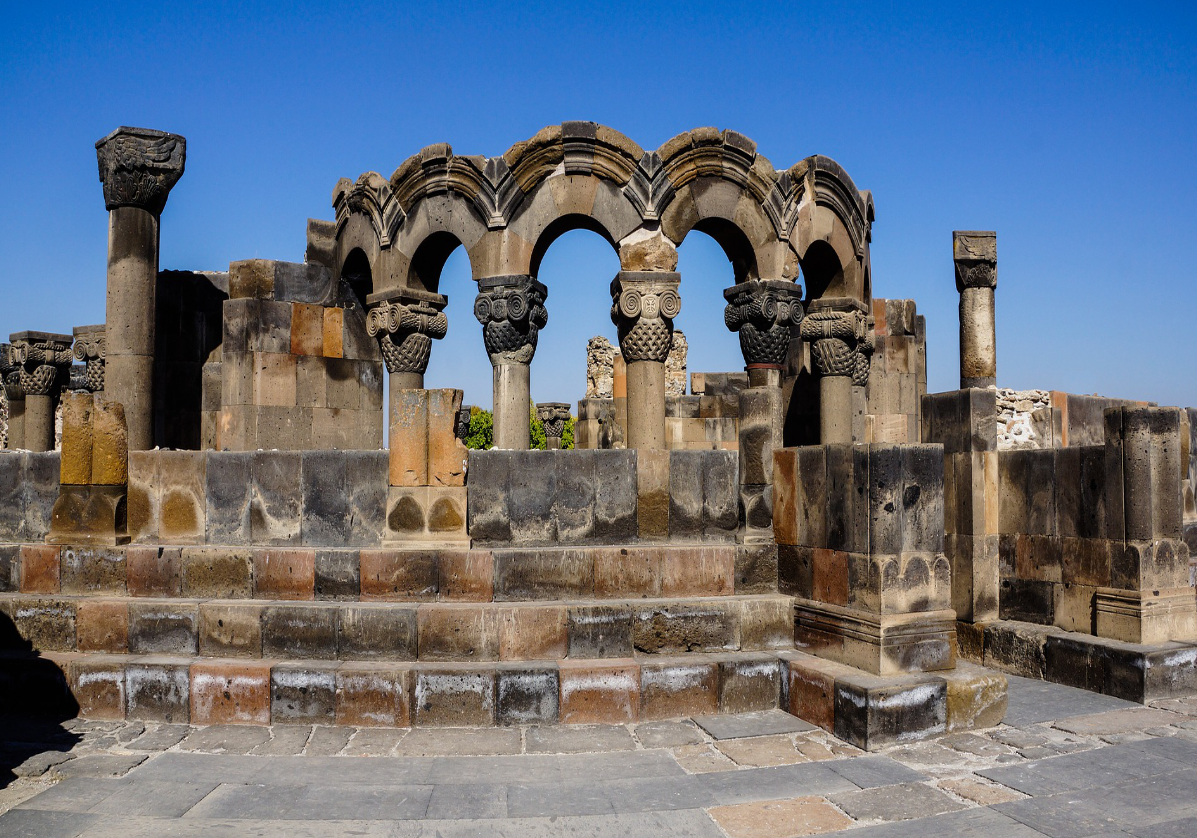 Visite de Etchmiadzine et de la Cathédrale Zvartnots