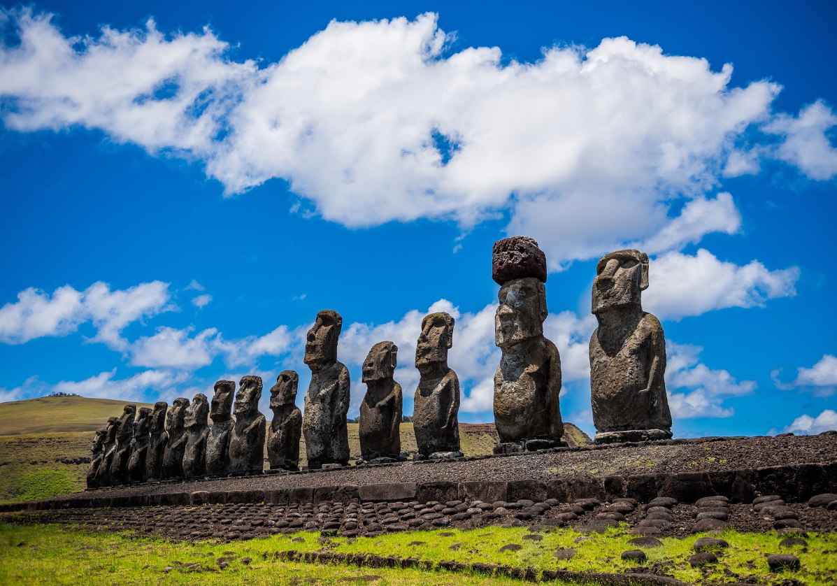 Les statues Moai sur l'ile de Pâques, vacances au Chili avec Nirvatravel