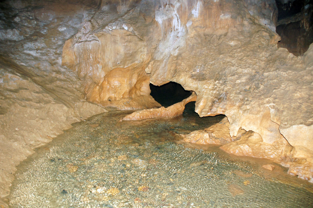 Viiste de la grotte de Tham Kaang à Muang Ngoi