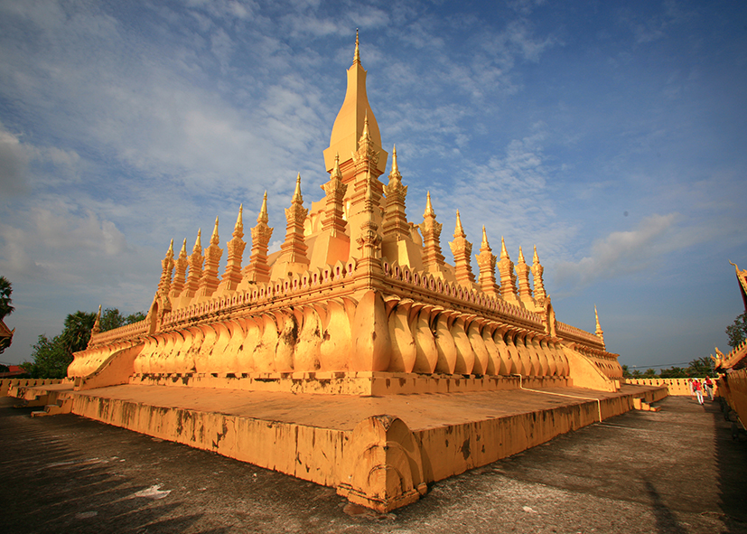 La pagode d'Or Pha That Luang à Vientiane, vacances au Laos avec Nirvatravel