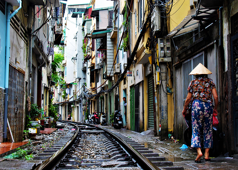 Vielle rue du centre d'Hanoi, voyage sur mesure au Vietnam avec une agence Nirvatravel