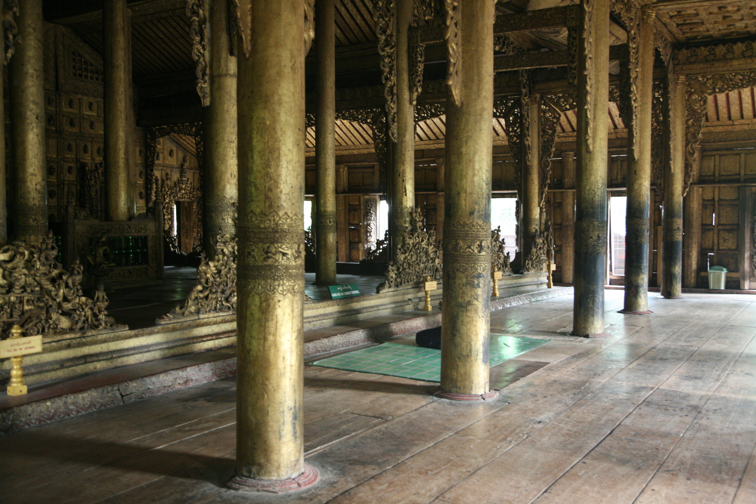 Monastère Shwenandaw Mandalay, voyage en Birmanie Nirvatravel