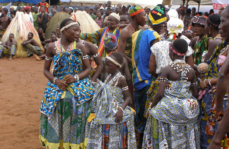 Danse Vaudou village, vacances culturelles au Bénin Nirvatravel