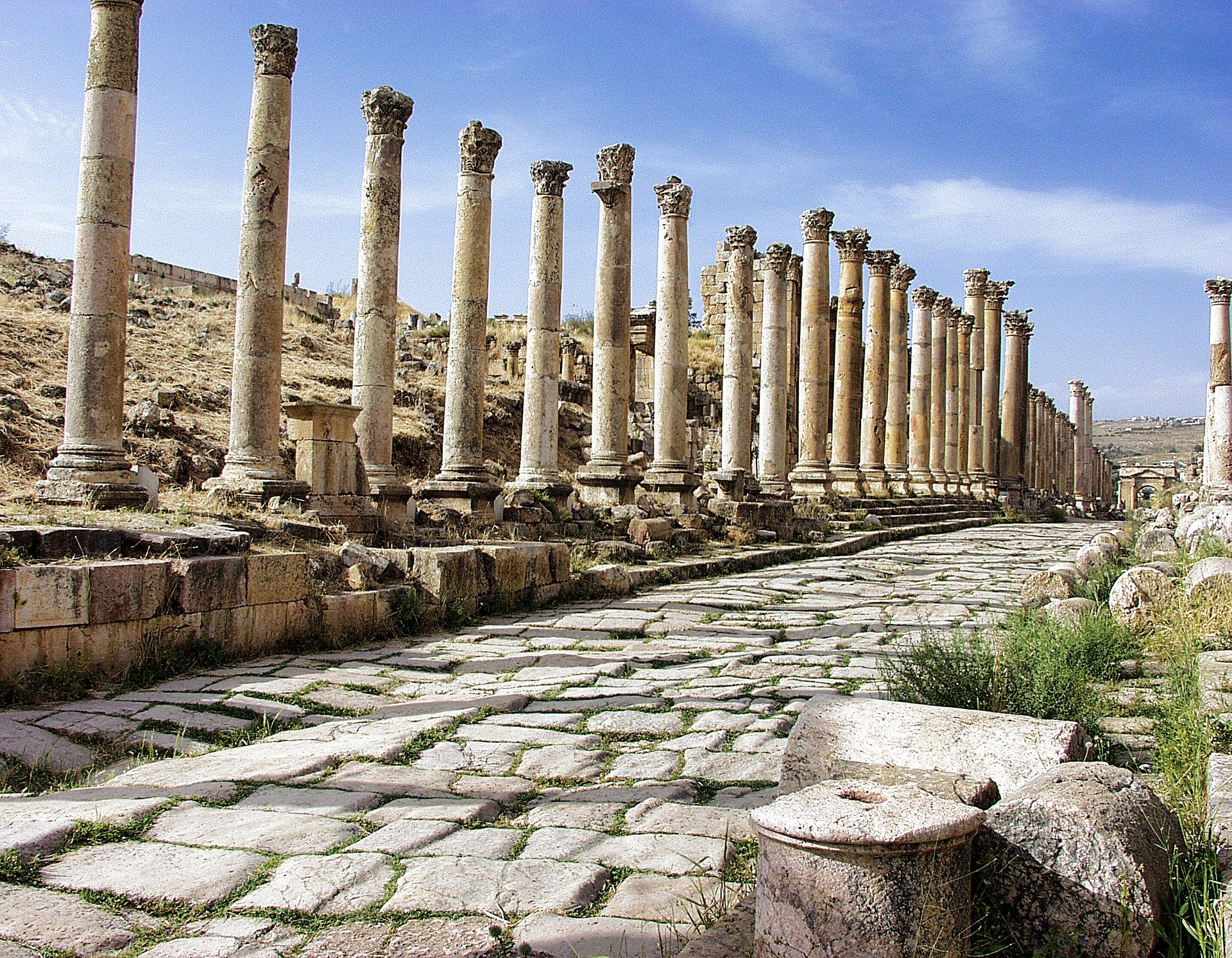 Voie Romaine à Jerash, voyage culturel Jordanie avec Nirvatravel