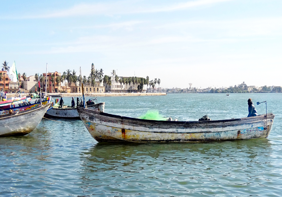 Bateaux de pêcheurs à Saint Louis du Dénégal, voyage au Sénégal avec Nirvatravel