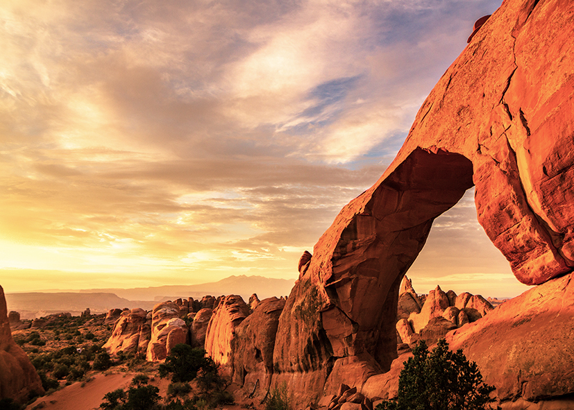 Arches et ponts naturels dans l'ouest americain