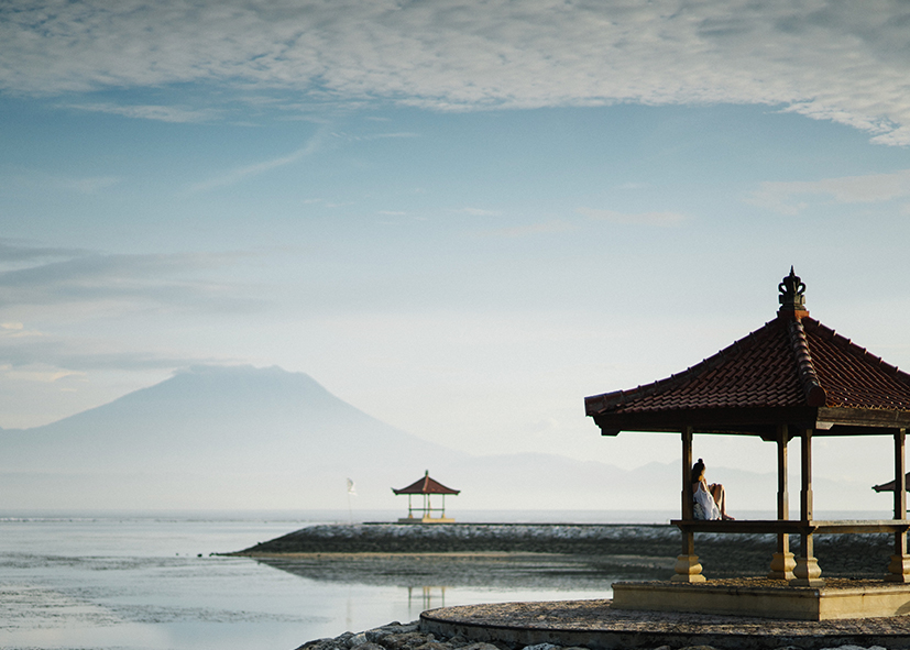 Temple sur le lac Batur, voyage à Bali avec une agence Nirvatravel