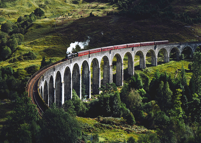 Le Podlard Express sur le pont de Glenfinnan, voyage en Ecosse avec une agence Nirvatravel