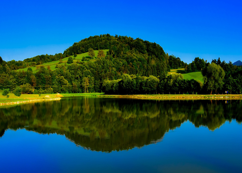 Lac dans la région du Karst, voyage en Slovénie avec Nirvatravel