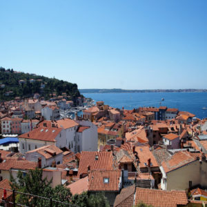 Vue sur le centre historique du Piran, vacances en Slovénie avec Nirvatravel