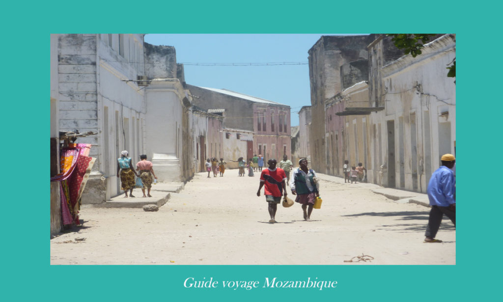 Rue de Ilha Mozambique, tout savoir pour voyager au Mozambique, quand partir, infos pratiques, principaux sites à voir avec le guide de voyage Nirvatravel