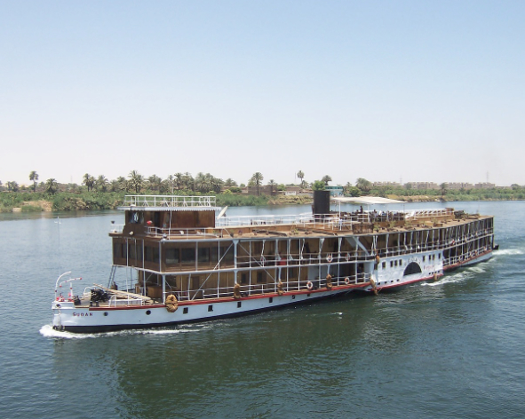 Bateau 5 étoiles naviguant sur le Nil entre Assouan et Louxor - Nirvatravel